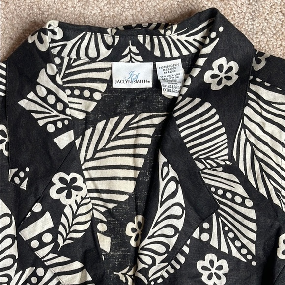 Jaclyn Smith Black and White Mock Neck Sleeveless Mini Dress - Picture 2 of 5